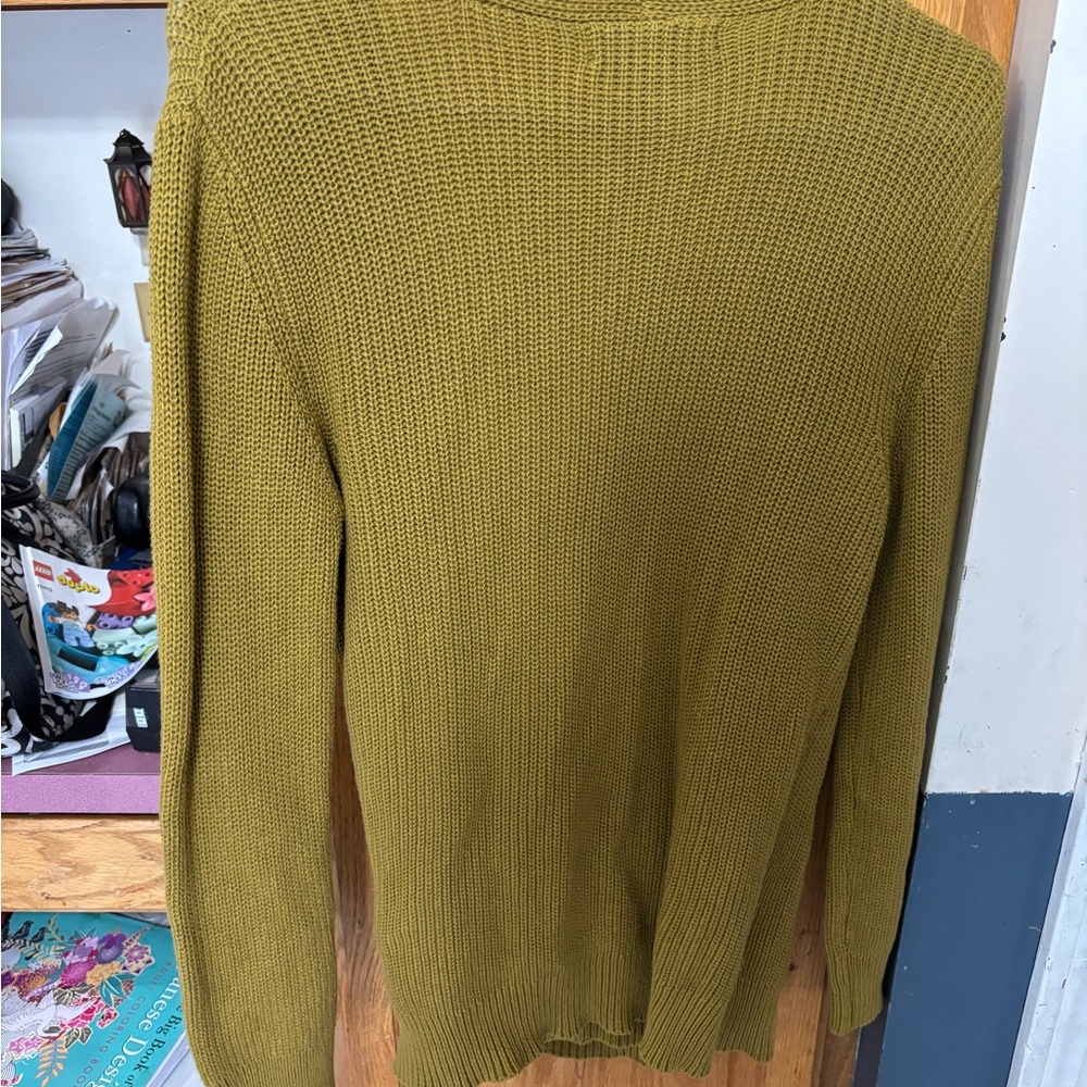 Forever 21 Women's Sweater - Picture 2 of 4